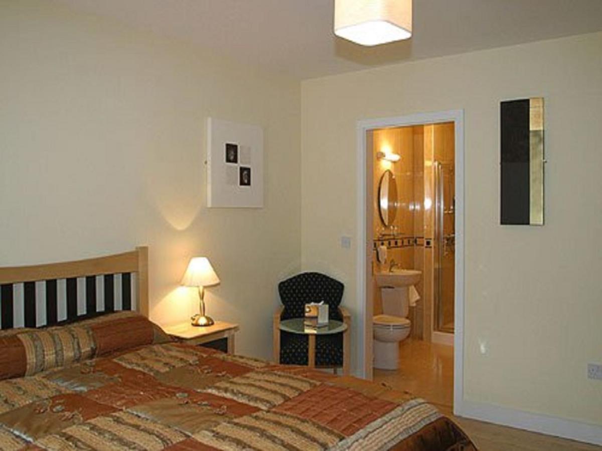 Laragh House B&B Килкени Стая снимка
