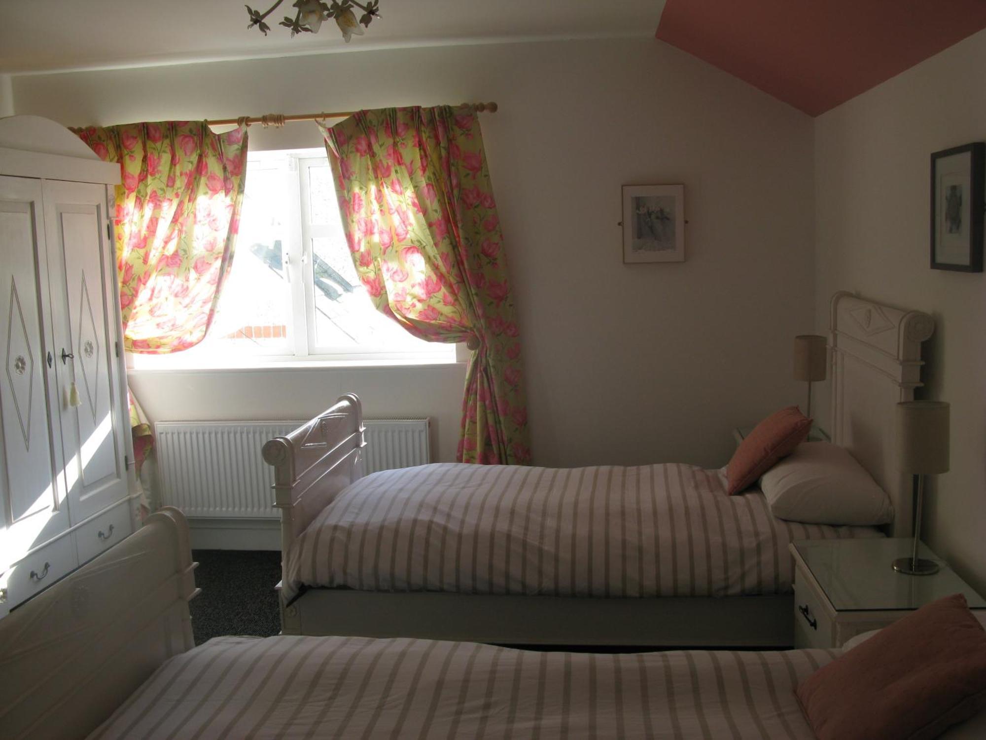 Laragh House B&B Килкени Стая снимка